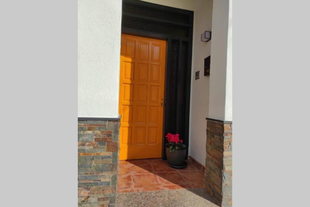 Willa Casa Castro Els Muntells Zewnętrze zdjęcie
